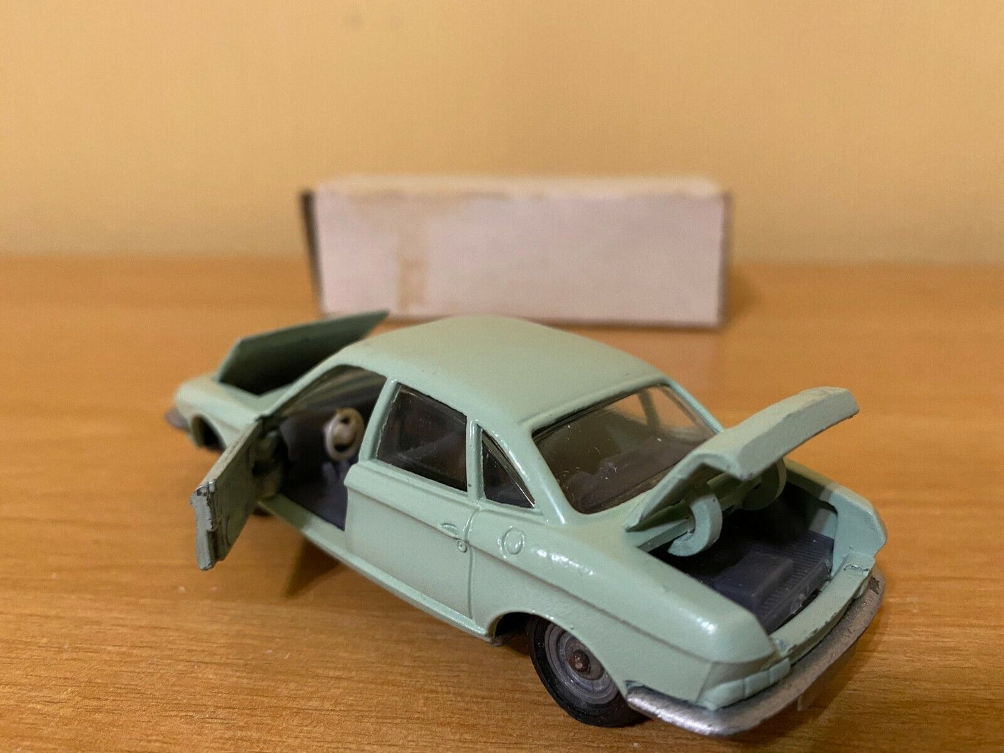 USSR 1/43 SCALE SOVIET MODEL NSU RO 80 RO-80 MOTOR CAR VINTAGE