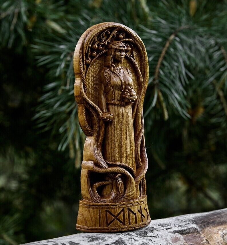 Idunna statue gothic pagan wooden figure goddess carving sculpture