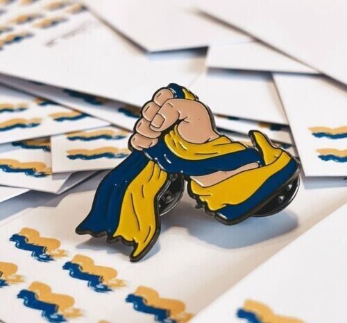 4 pcs patches + 1 pcs Pin NEW