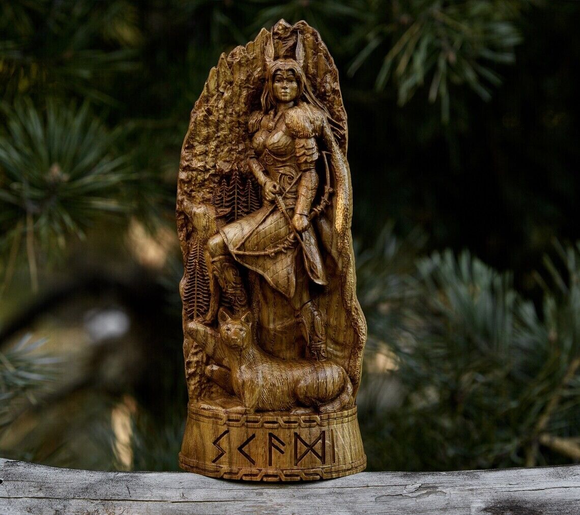 Skadi, God viking Wood carved Skade statue Skathi Altar sculpture Norse God Gift
