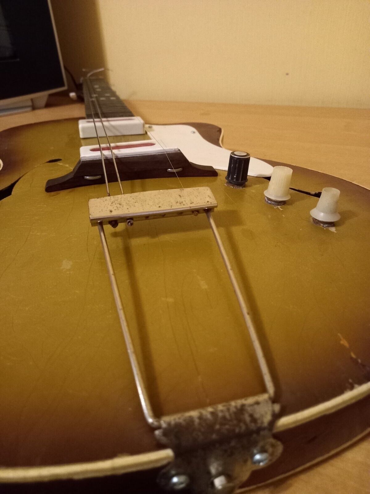 LUNACHARSKAYA USSR SOVIET ELECTRIC GUITAR RETRO VINTAGE AND RARE