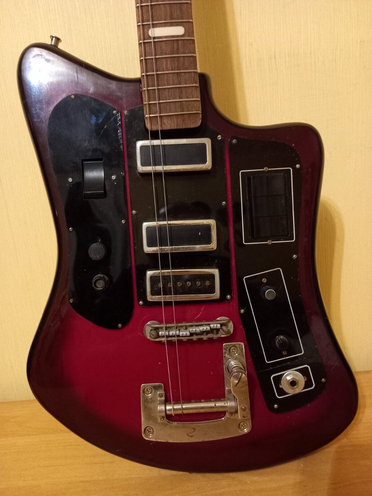 FORMANTA ELECTRIC GUITAR USSR SOVIET VINTAGE AND RARE