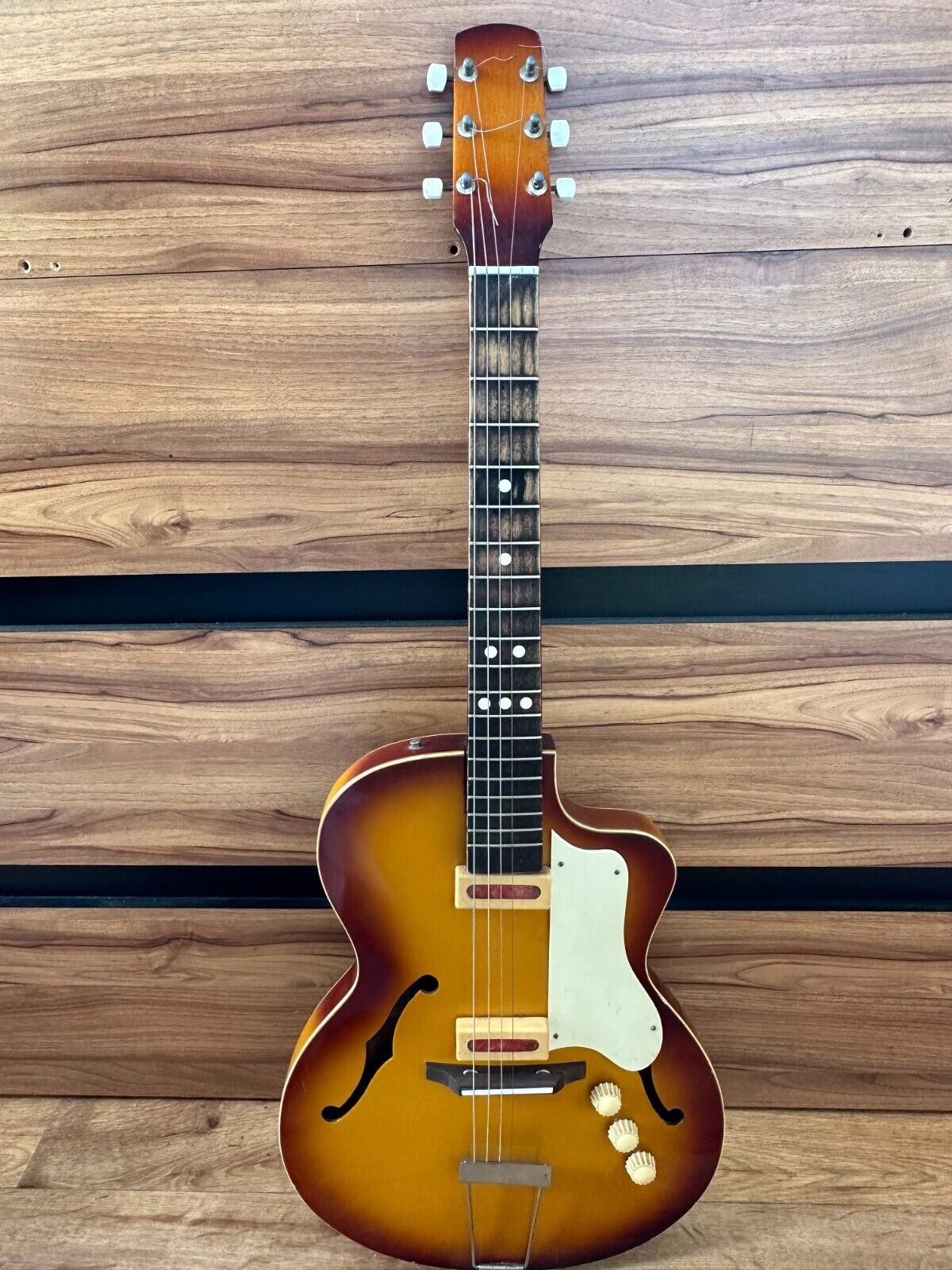 LUNACHARSKAYA USSR SOVIET ELECTRIC GUITAR RUSSIAN VINTAGE AND RARE
