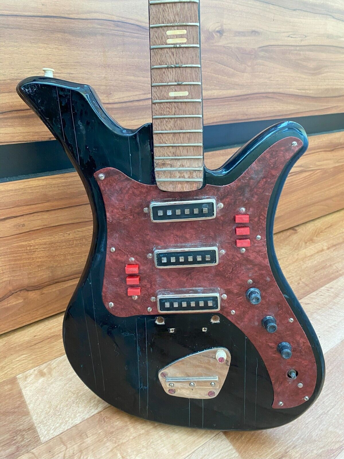 AELITA USSR SOVIET ELECTRIC GUITAR VINTAGE AND RARE