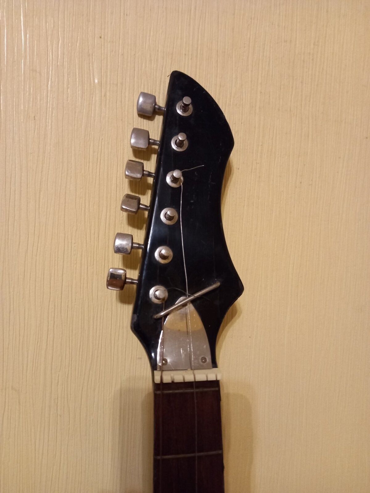 AELITA USSR SOVIET ELECTRIC GUITAR VINTAGE AND RARE
