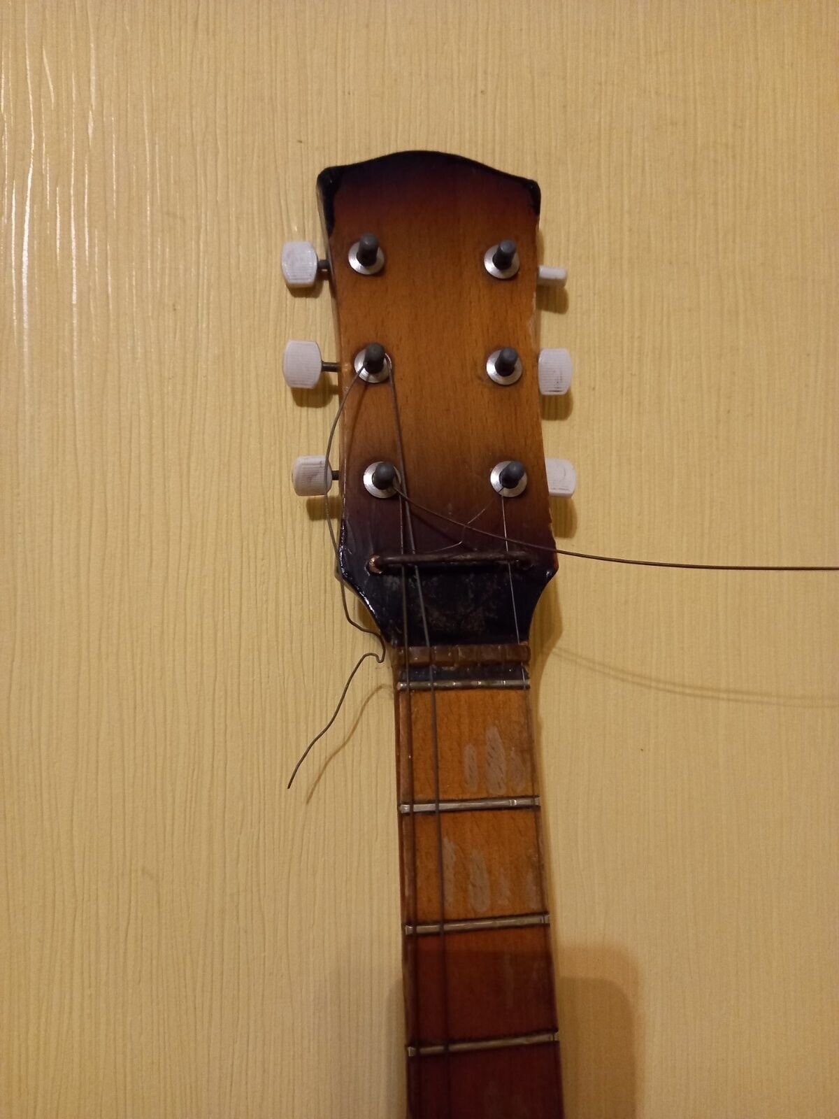 LUNACHARSKAYA USSR SOVIET ELECTRIC GUITAR RETRO VINTAGE AND RARE