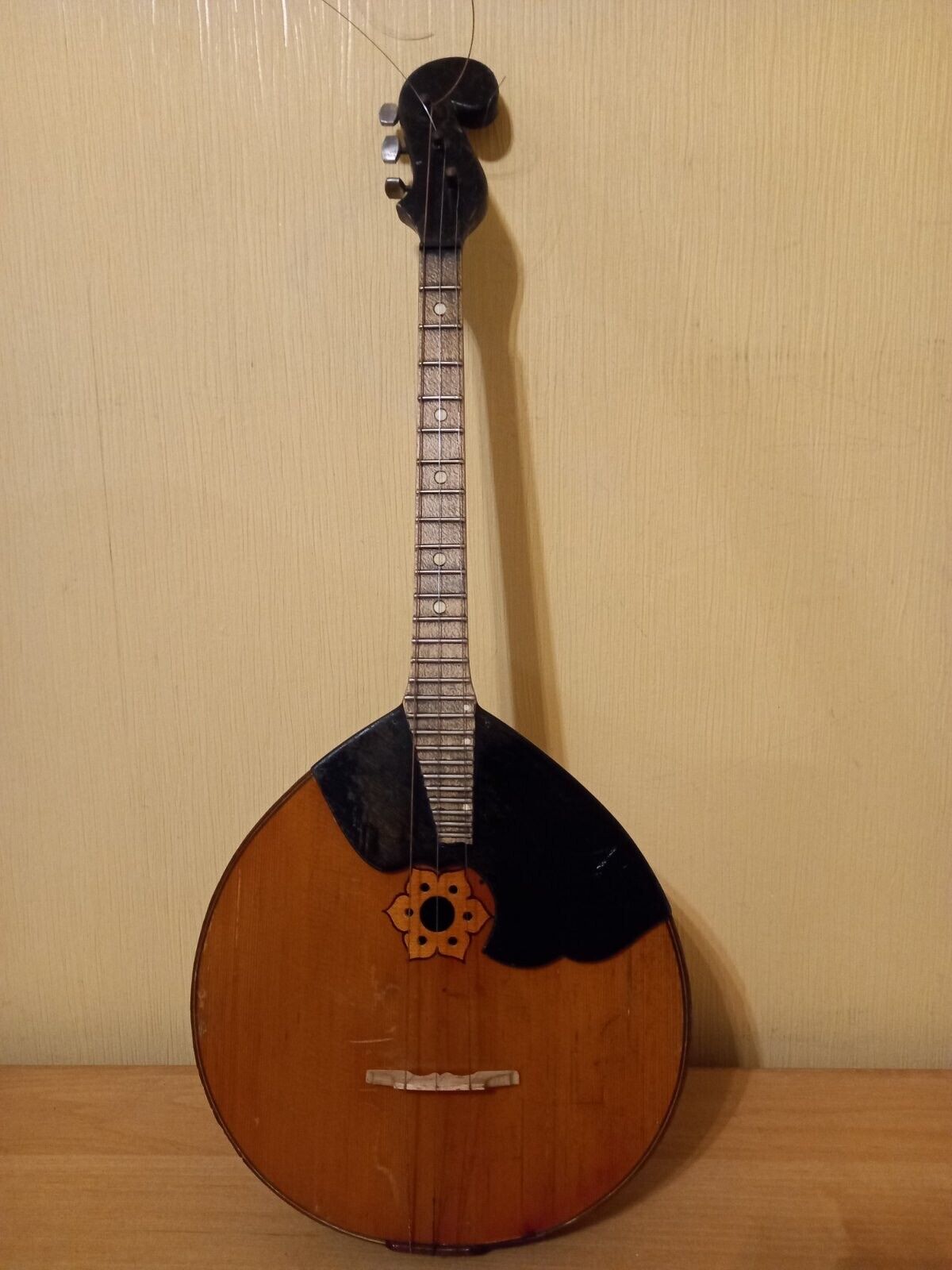 Master Made Domra Prima Folk Instrument 3 strings Ukrainian Ukraine Vintage 1989