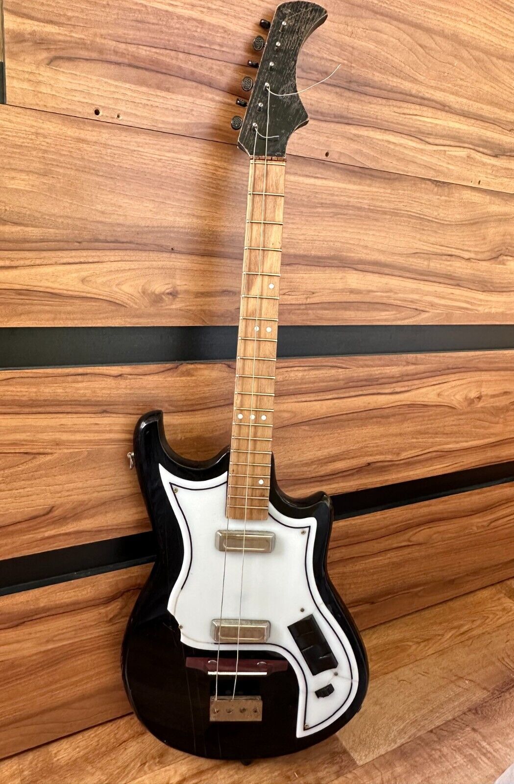 CHERNIHIV USSR SOVIET ELECTRIC GUITAR RETRO CHERNIGOV VINTAGE AND EXTRA RARE