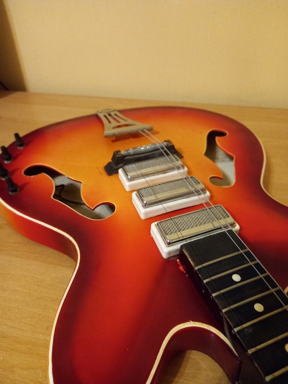 Mariya Electric Guitar 6 strings USSR Soviet Vintage Rare