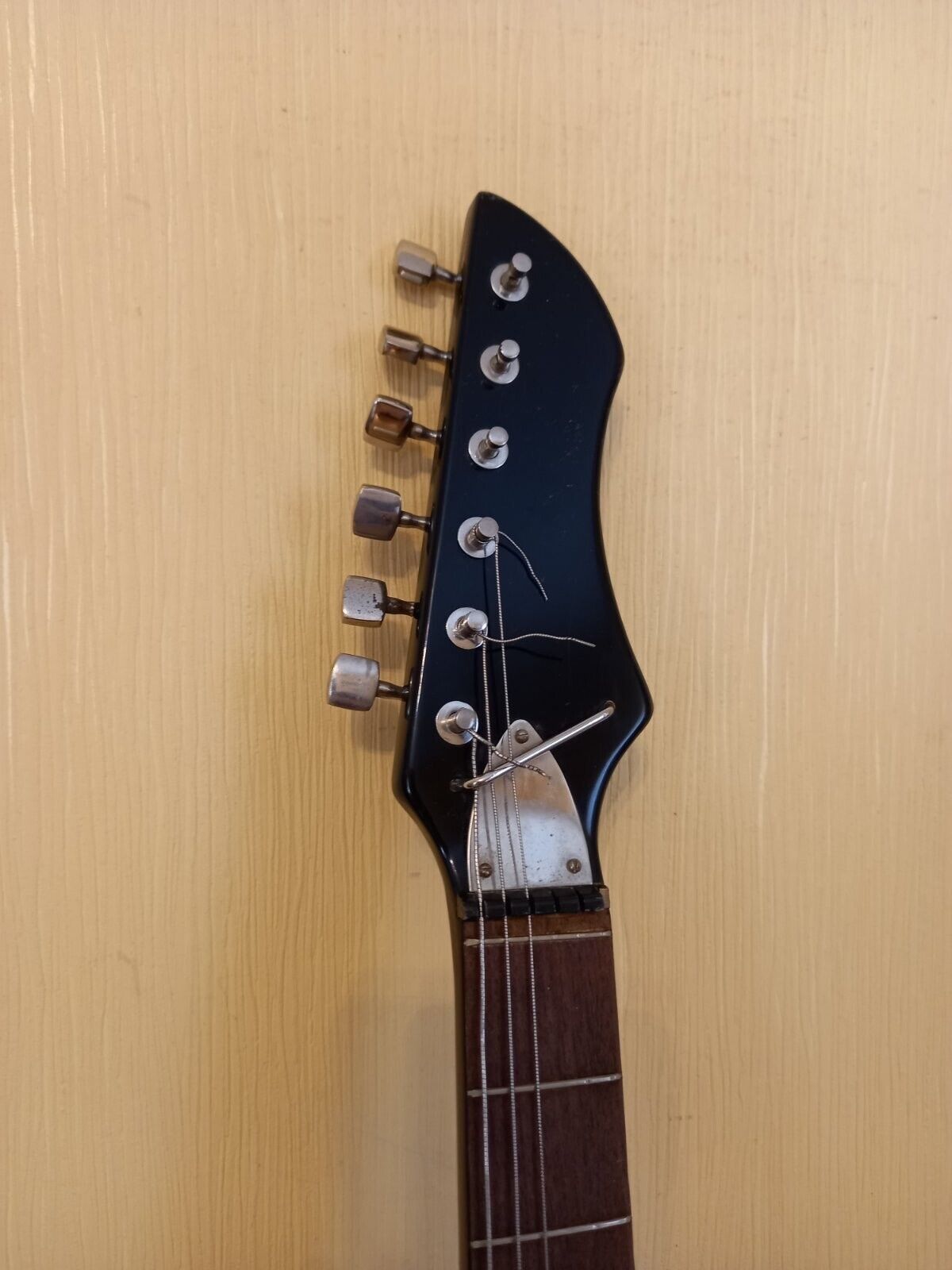 AELITA USSR SOVIET ELECTRIC GUITAR VINTAGE AND RARE