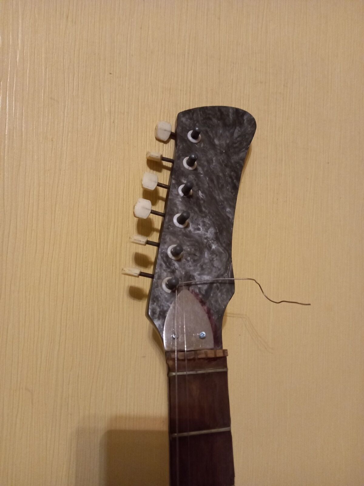 AELITA USSR SOVIET ELECTRIC GUITAR RUSSIAN OLD 6 STRING VINTAGE AND RARE