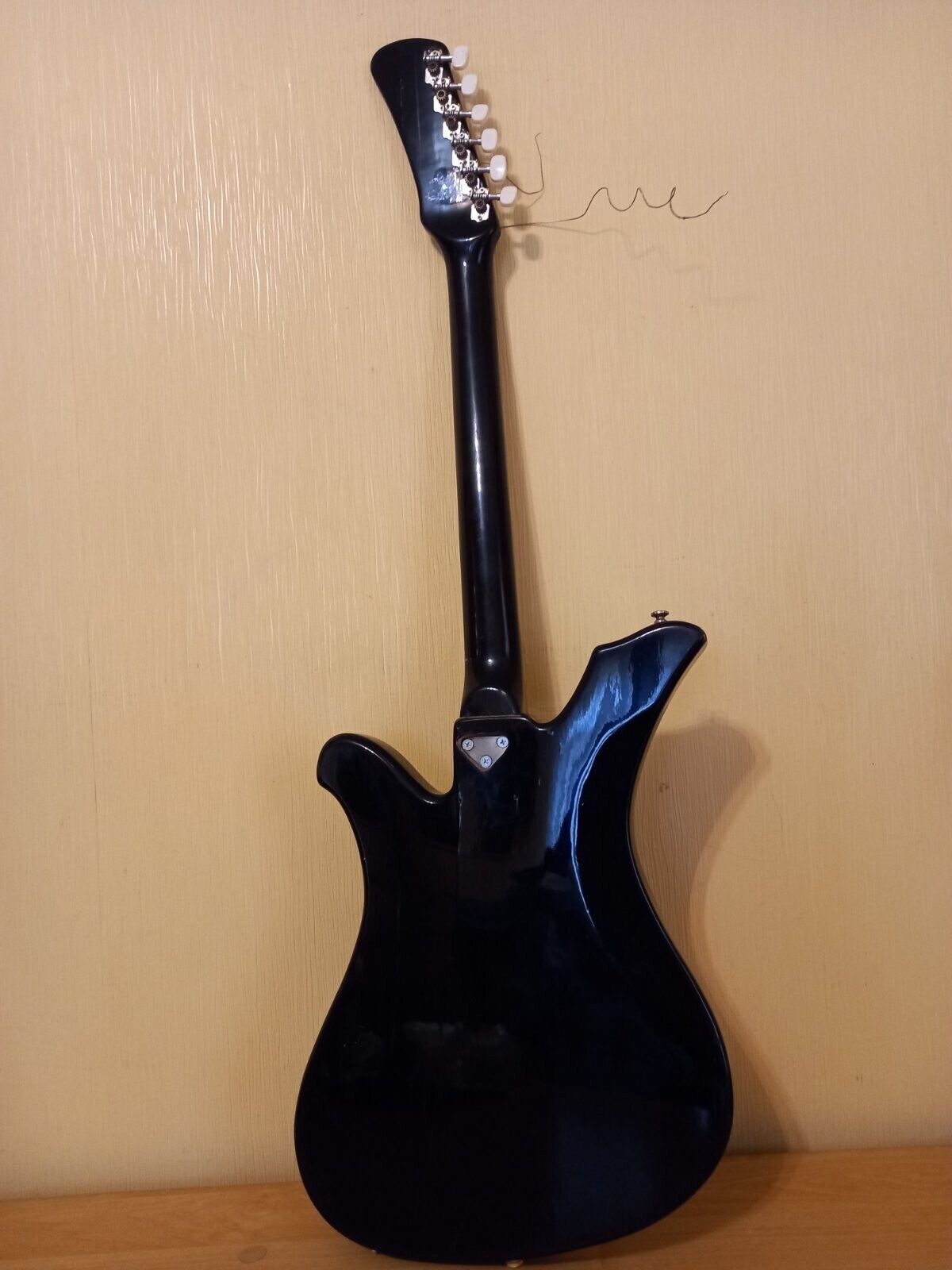 AELITA USSR SOVIET ELECTRIC GUITAR RUSSIAN 6 STRING VINTAGE AND RARE