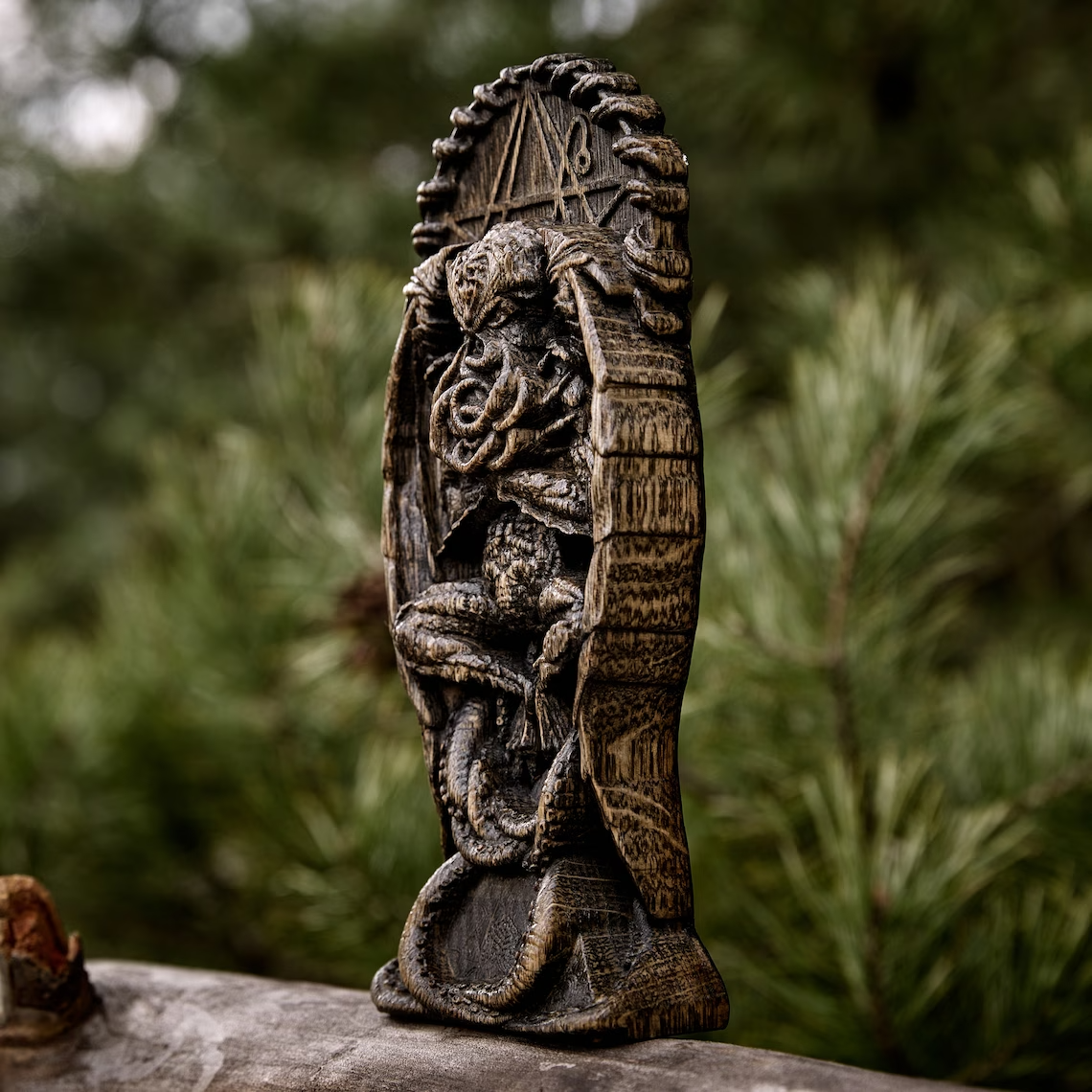 Hand-Carved Dark Oak Statue of Cthulhu – The Unfathomable Entity of Cosmic Dread