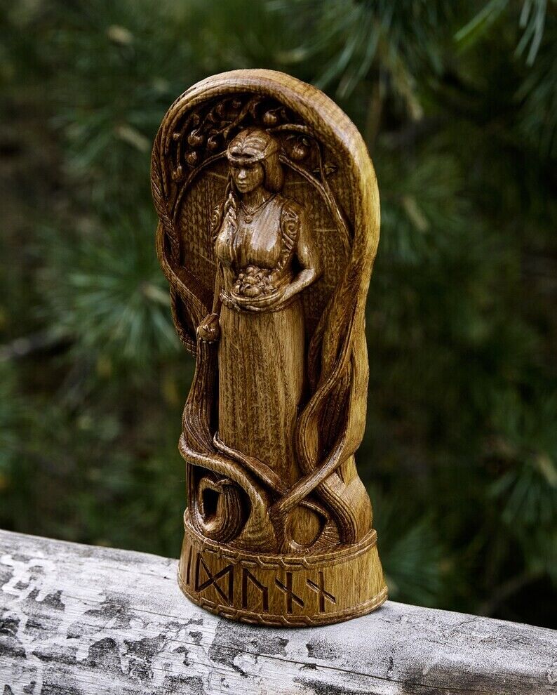 Idunna statue gothic pagan wooden figure goddess carving sculpture