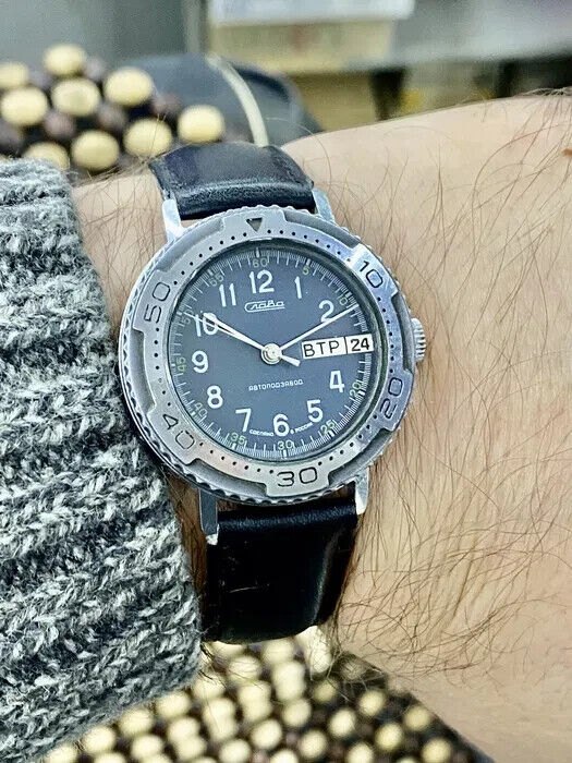 Slava Mens Watch Russian Men's Mechanical Self-winding Wristwatch Serviced