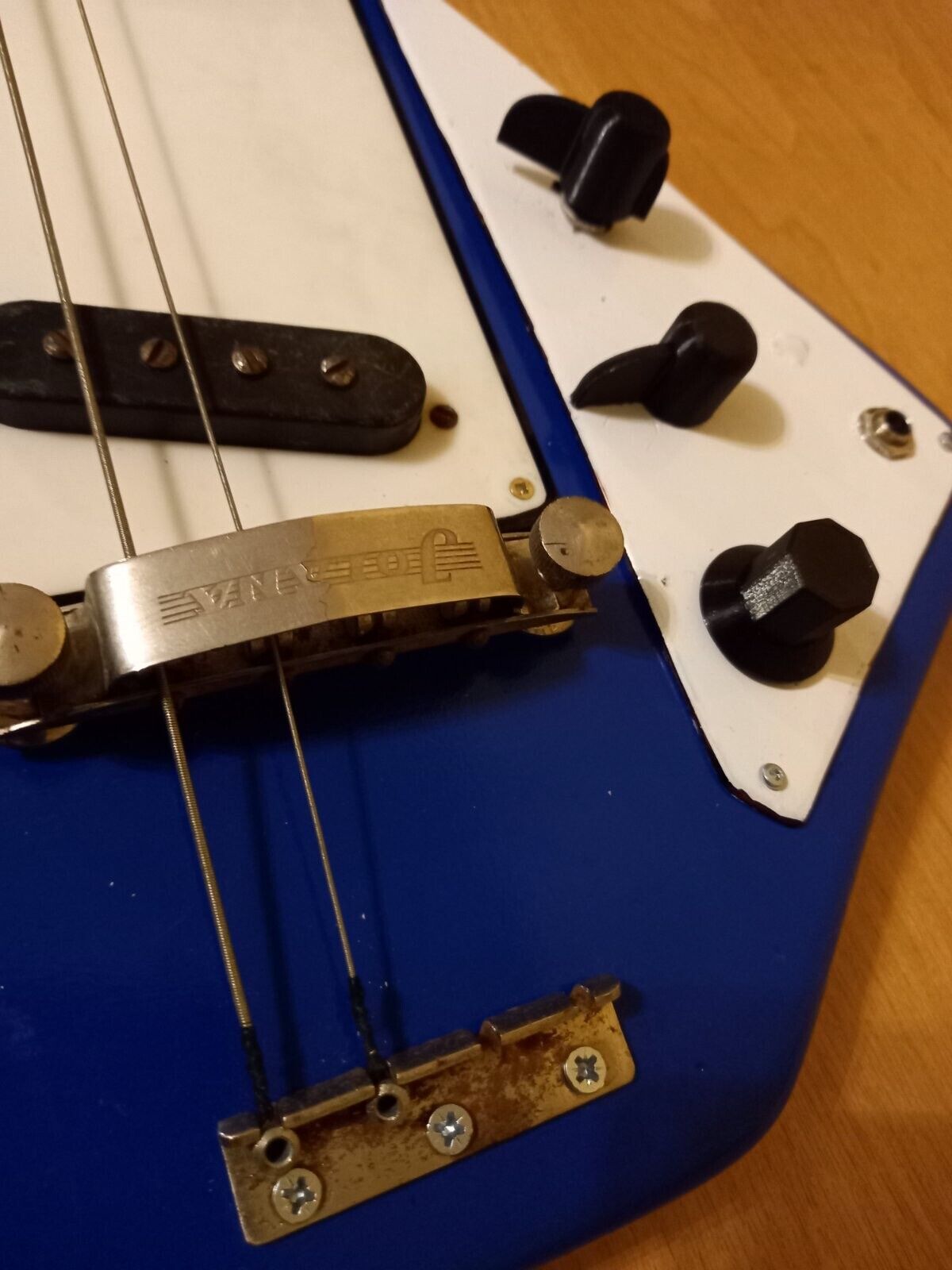 Jolana Basso lX Guitar Czechoslovakian Basso 9 Vintage and Rare