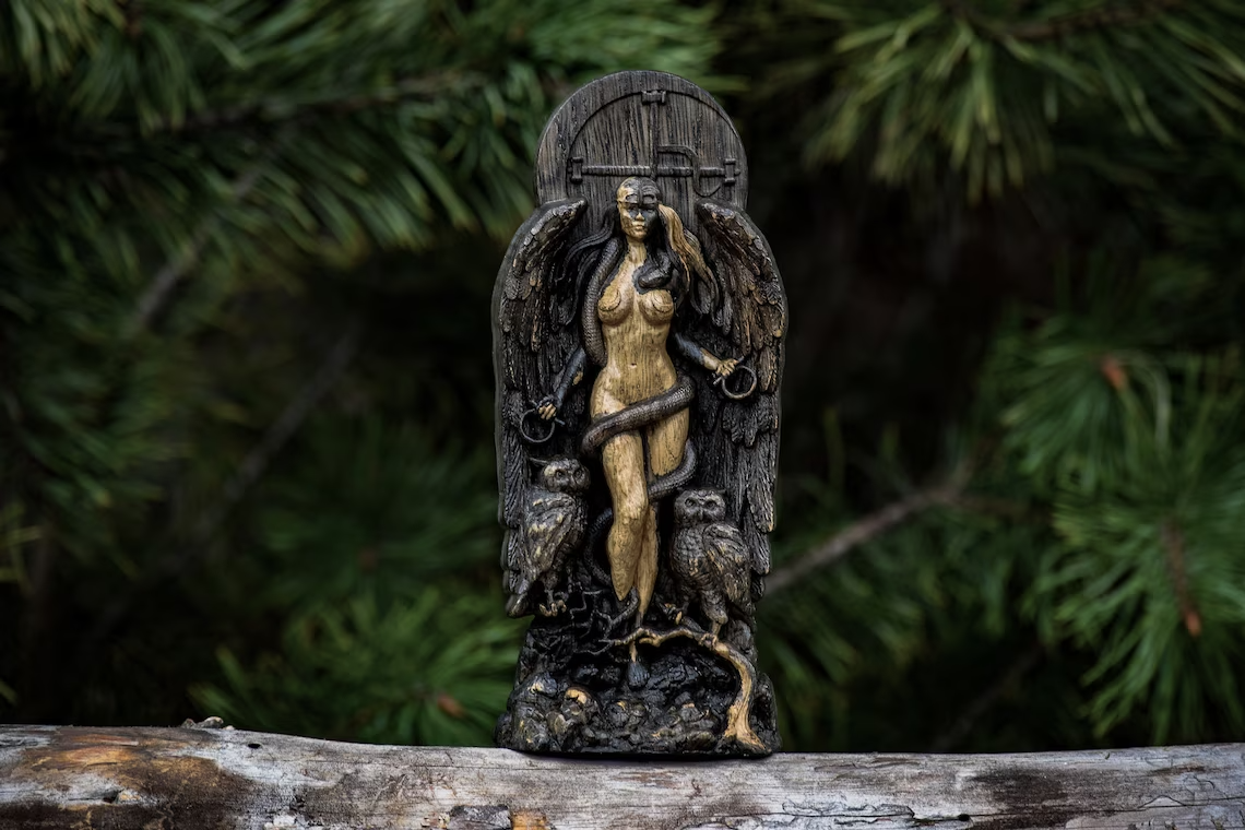 Lilith, Ishtar, Inanna, Wood Carved Astaroth Statue New Gift