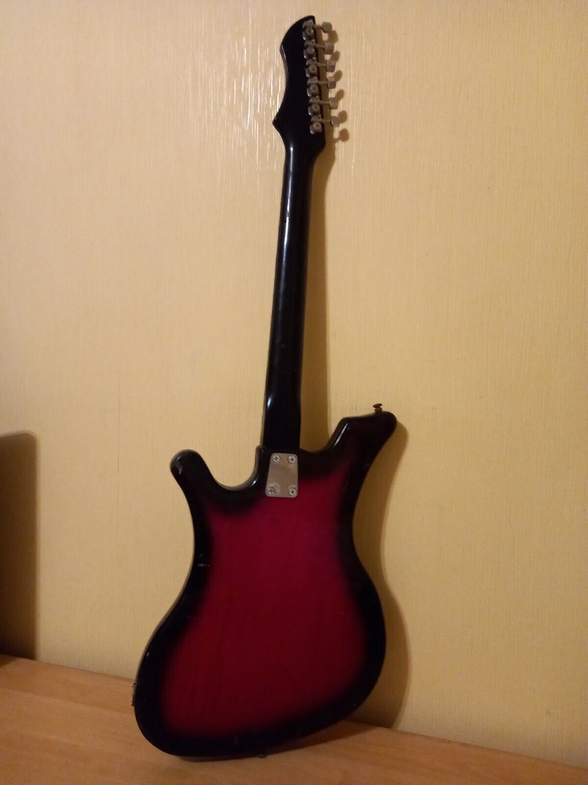 AELITA USSR SOVIET ELECTRIC GUITAR VINTAGE AND RARE