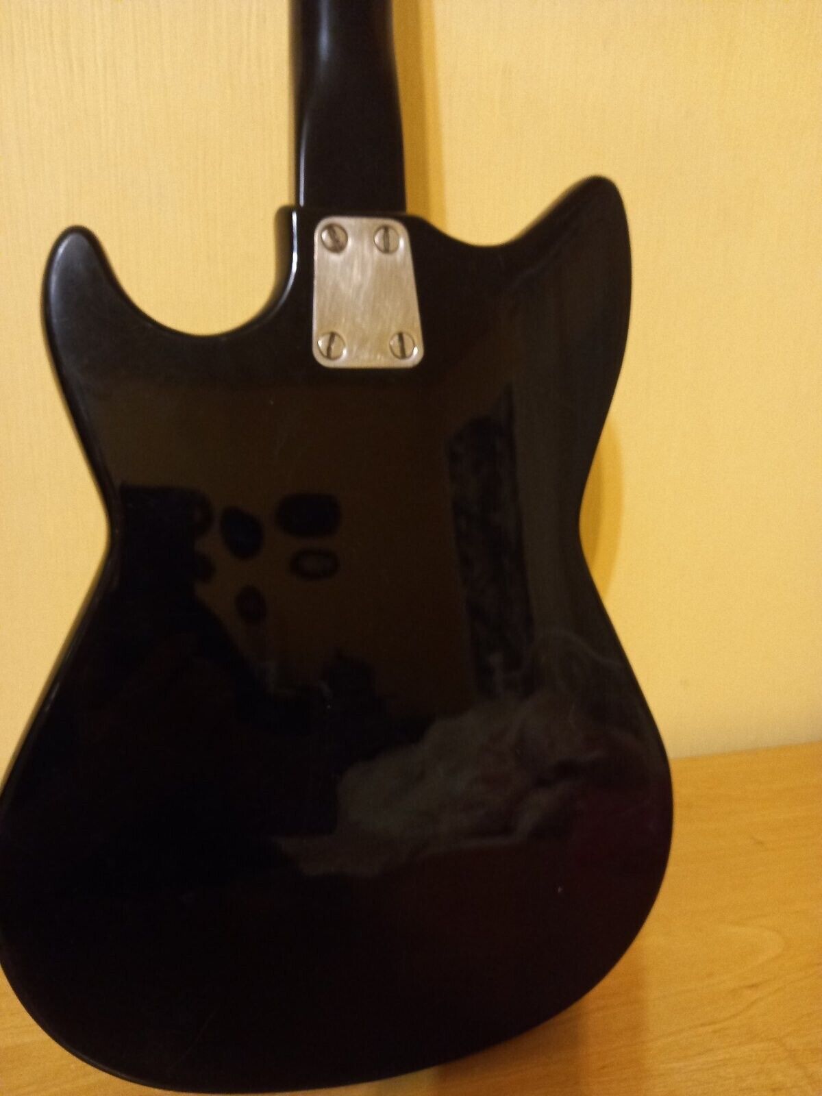 FUTURAMA USSR SOVIET ELECTRIC GUITAR RUSSIAN VINTAGE AND RARE