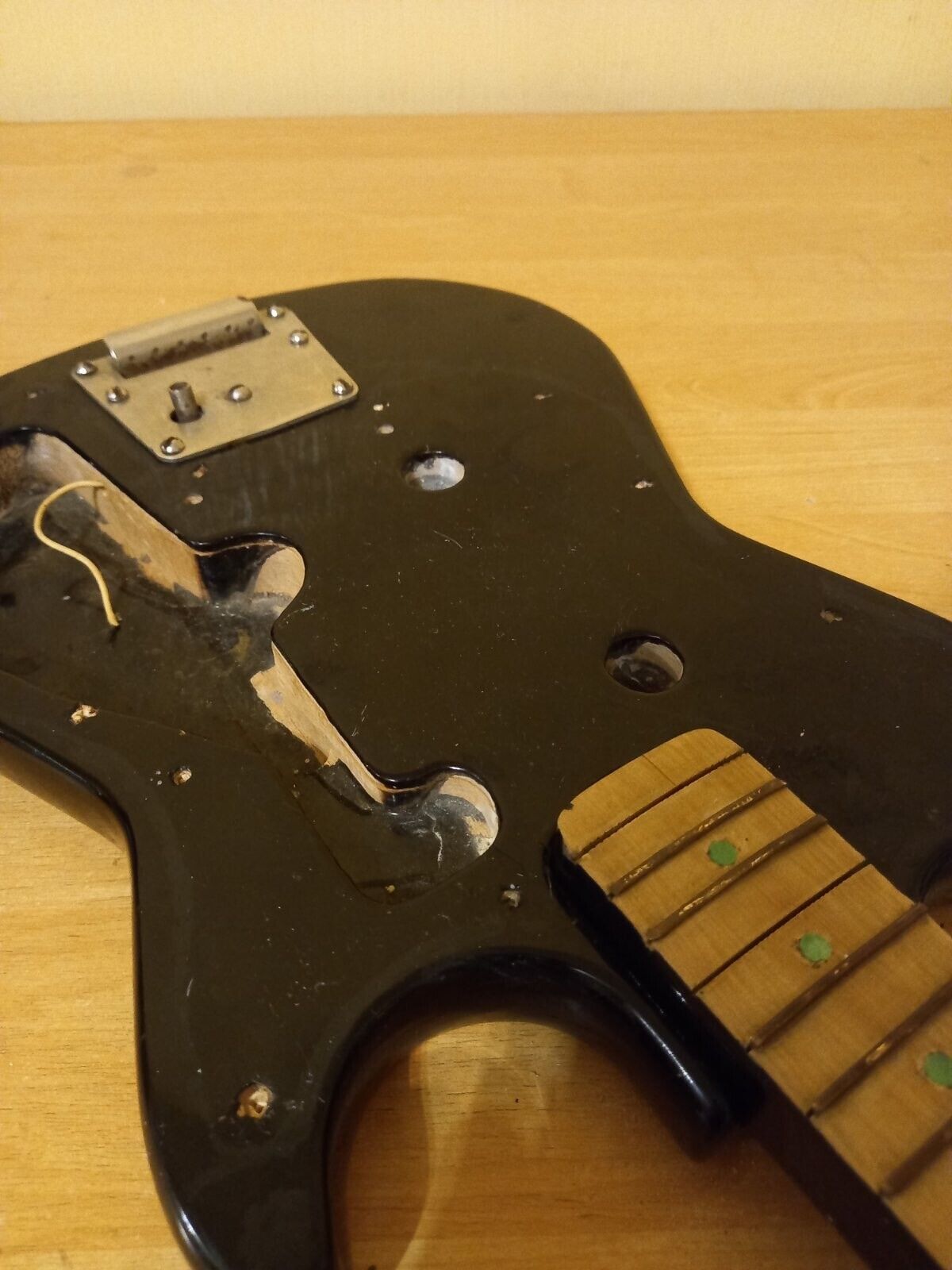 FUTURAMA USSR SOVIET ELECTRIC GUITAR RUSSIAN VINTAGE AND RARE