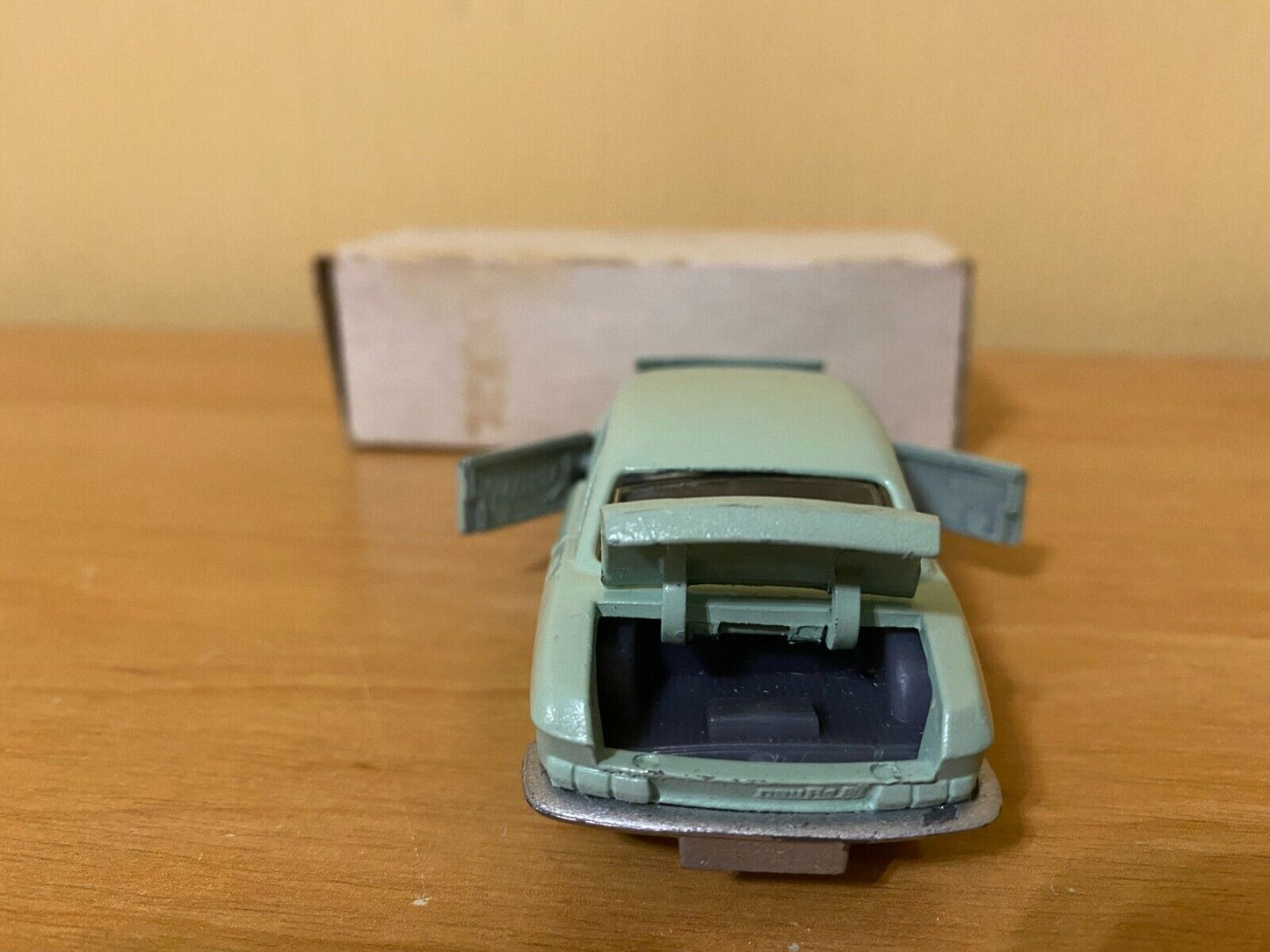 USSR 1/43 SCALE SOVIET MODEL NSU RO 80 RO-80 MOTOR CAR VINTAGE