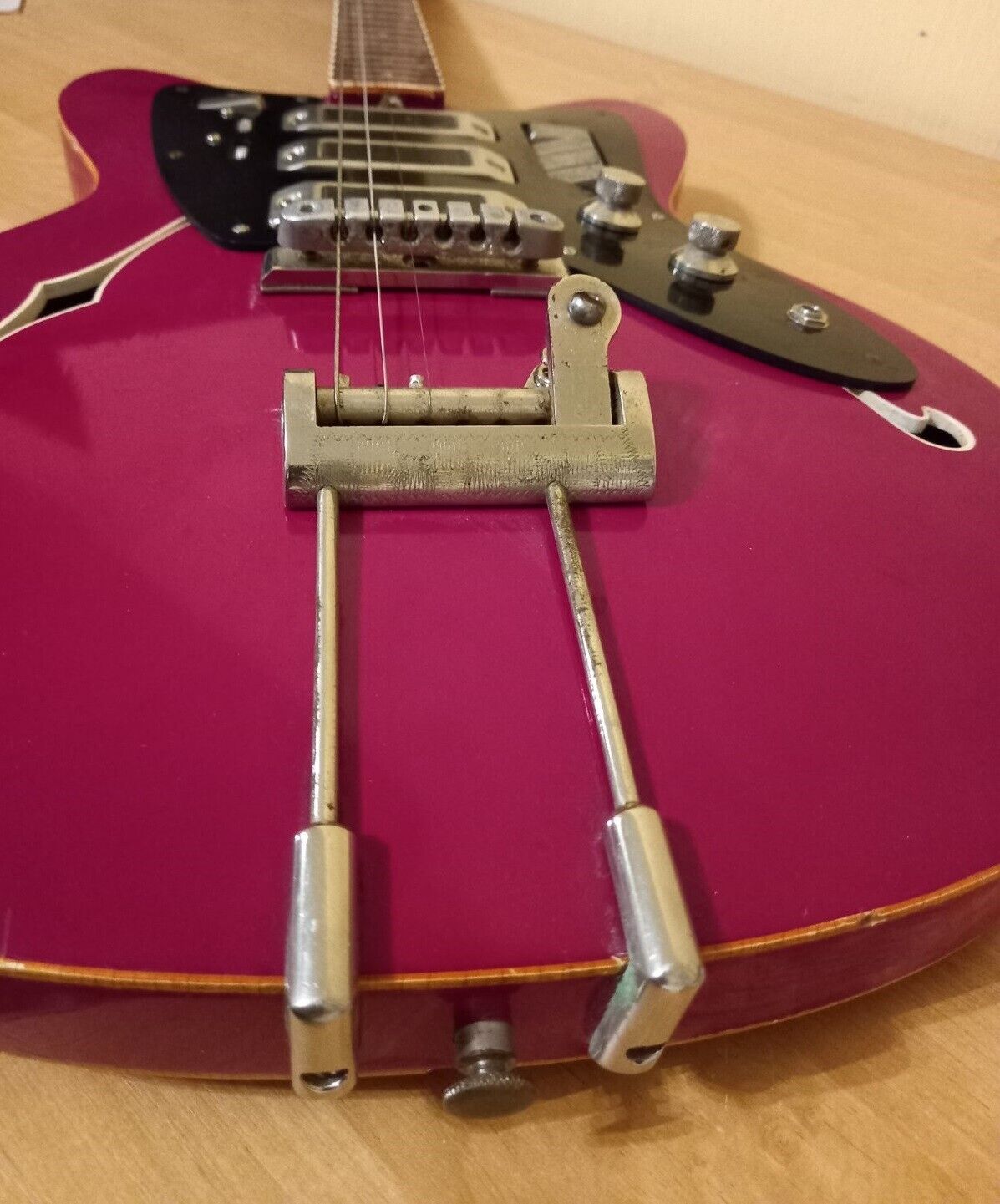 JOLANA TORNADO ELECTRIC GUITAR 6 STRING SEMI ACOUSTIC VINTAGE AND RARE