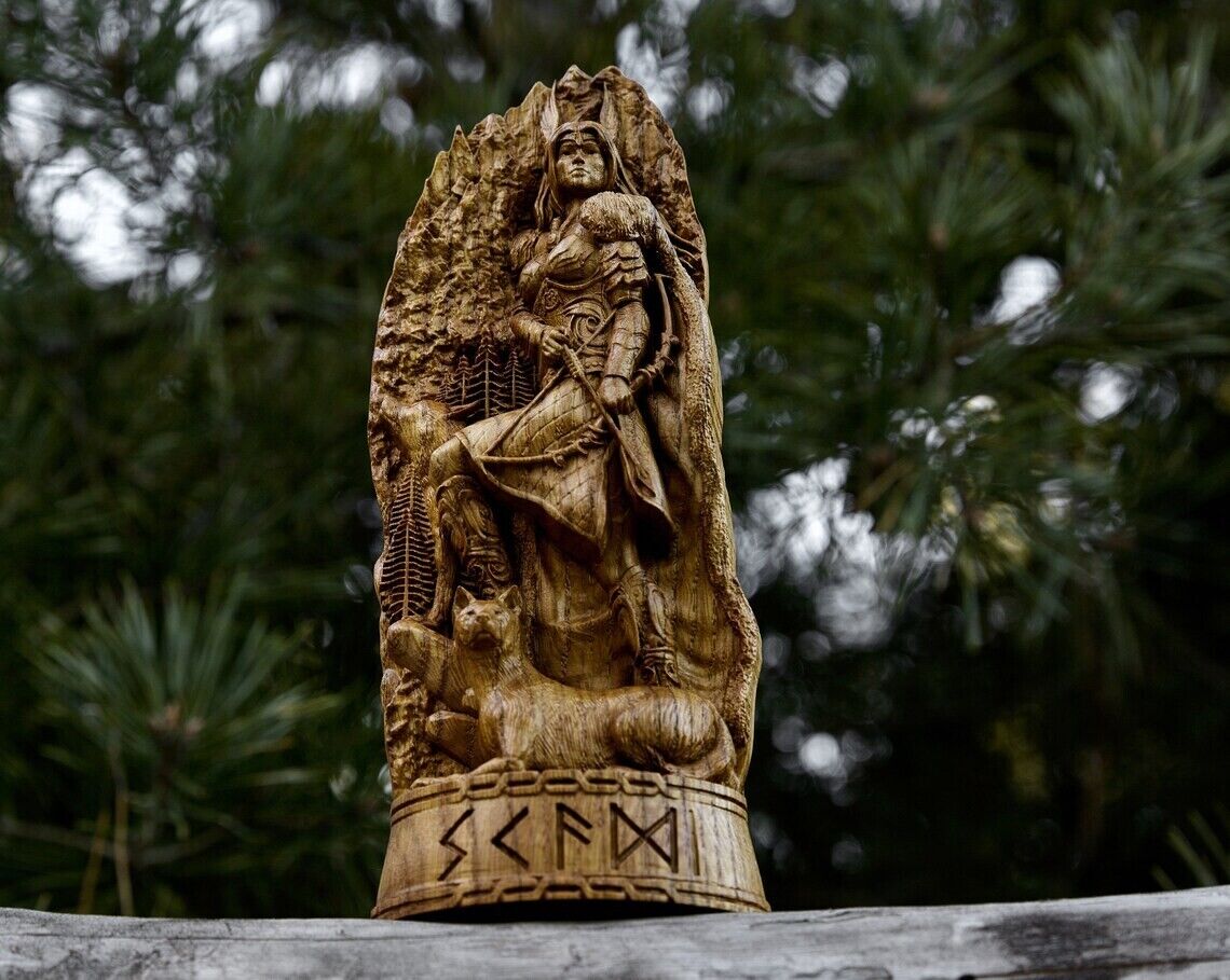 Skadi, God viking Wood carved Skade statue Skathi Altar sculpture Norse God Gift