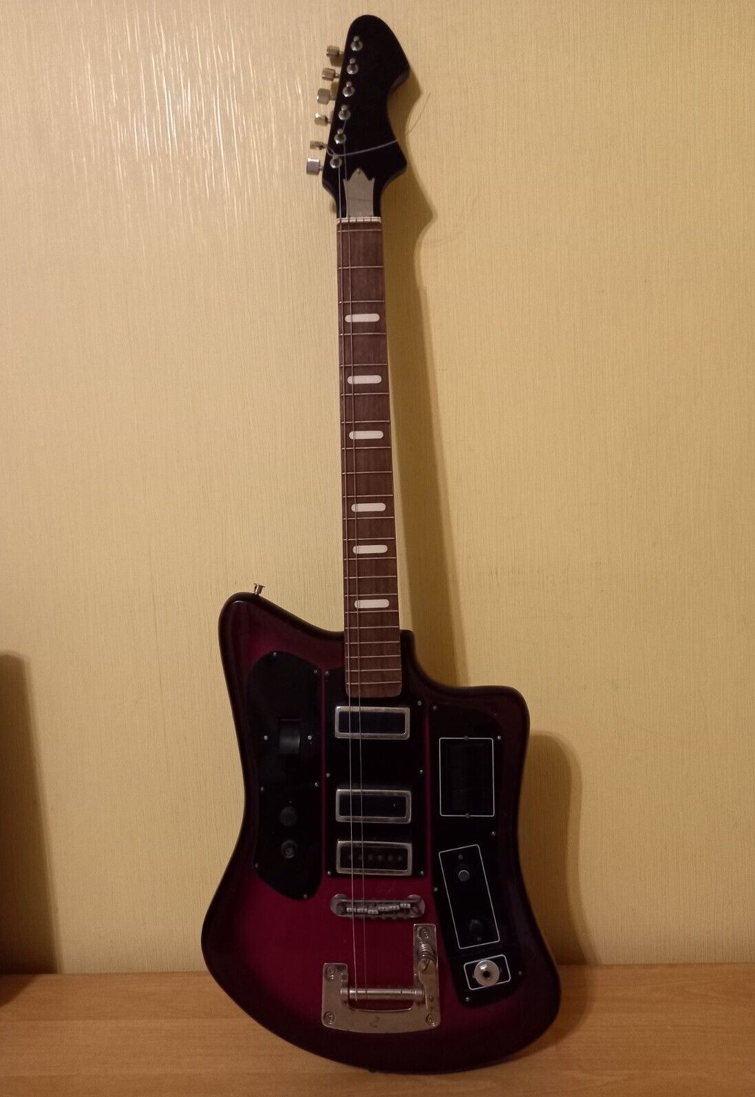 FORMANTA ELECTRIC GUITAR USSR SOVIET VINTAGE AND RARE