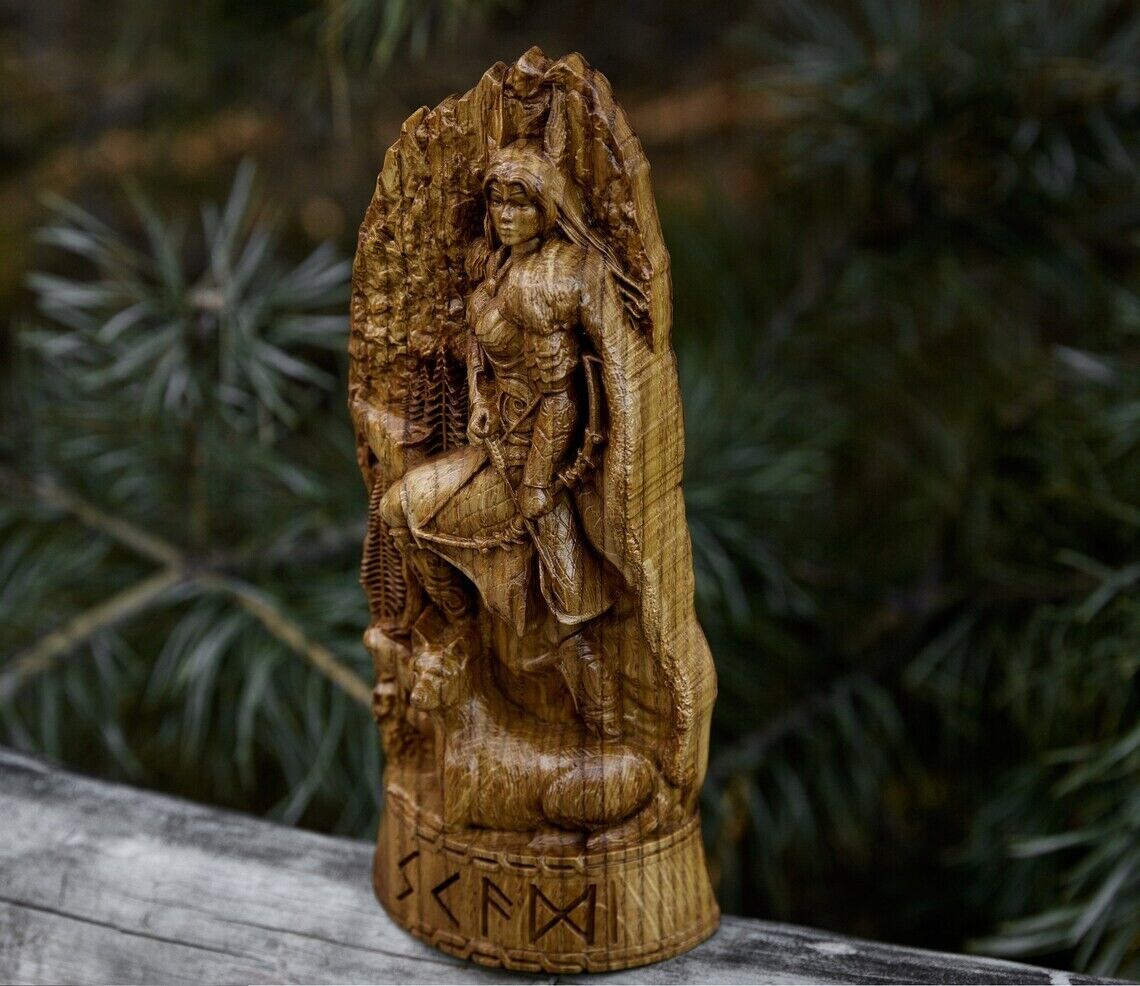 Skadi, God viking Wood carved Skade statue Skathi Altar sculpture Norse God Gift