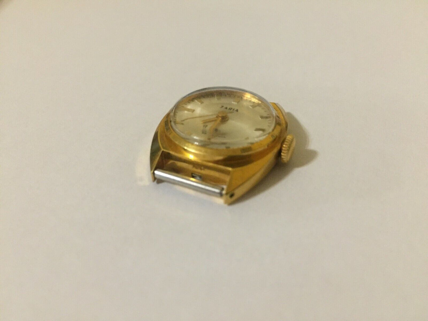 WATCH ZARYA AU10 17 JEWELS USSR SOVIET WOMEN SERVICED