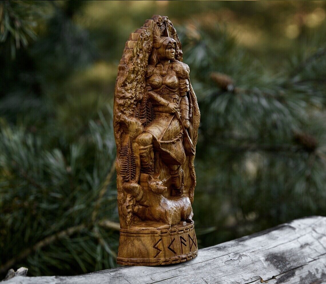 Skadi, God viking Wood carved Skade statue Skathi Altar sculpture Norse God Gift