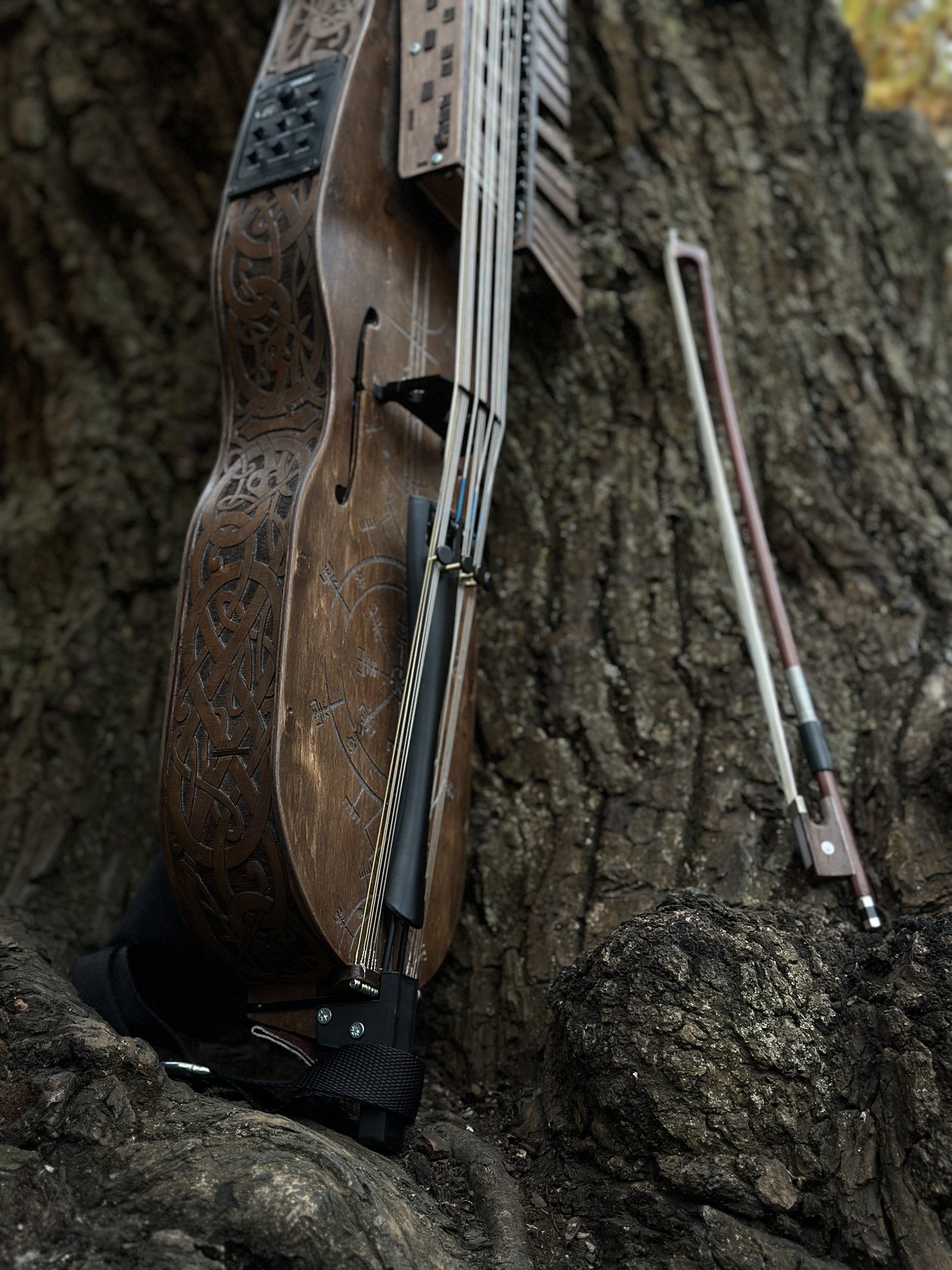 Nyckelharpa, Sweden Violin bowed, Keyed Fiddle, Moraharpa, Viola, Esseharpe, Handmade Electric-Acoustic Nyckelharpa