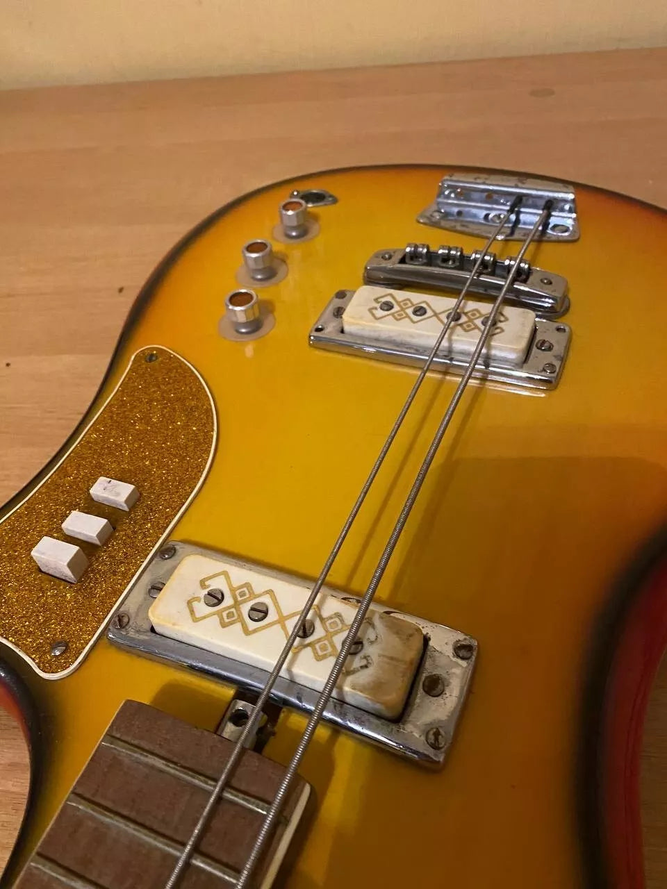 URAL USSR SOVIET BASS GUITAR RUSSIAN OLD 4 STRING VINTAGE AND RARE