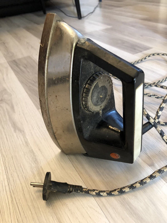 SOVIET ELECTRICAL IRON weight 2.5 kg USSR Smoothing-iron