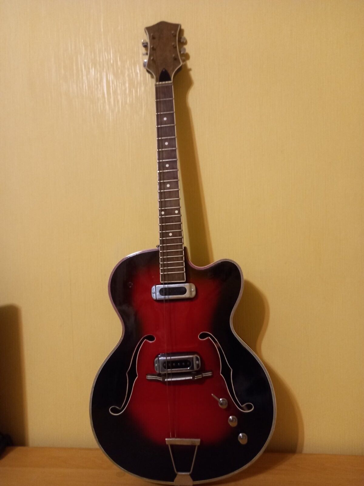 MUSIMA 1655 ELECTRIC GUITAR GDR GERMANY 6 STRING VINTAGE AND RARE