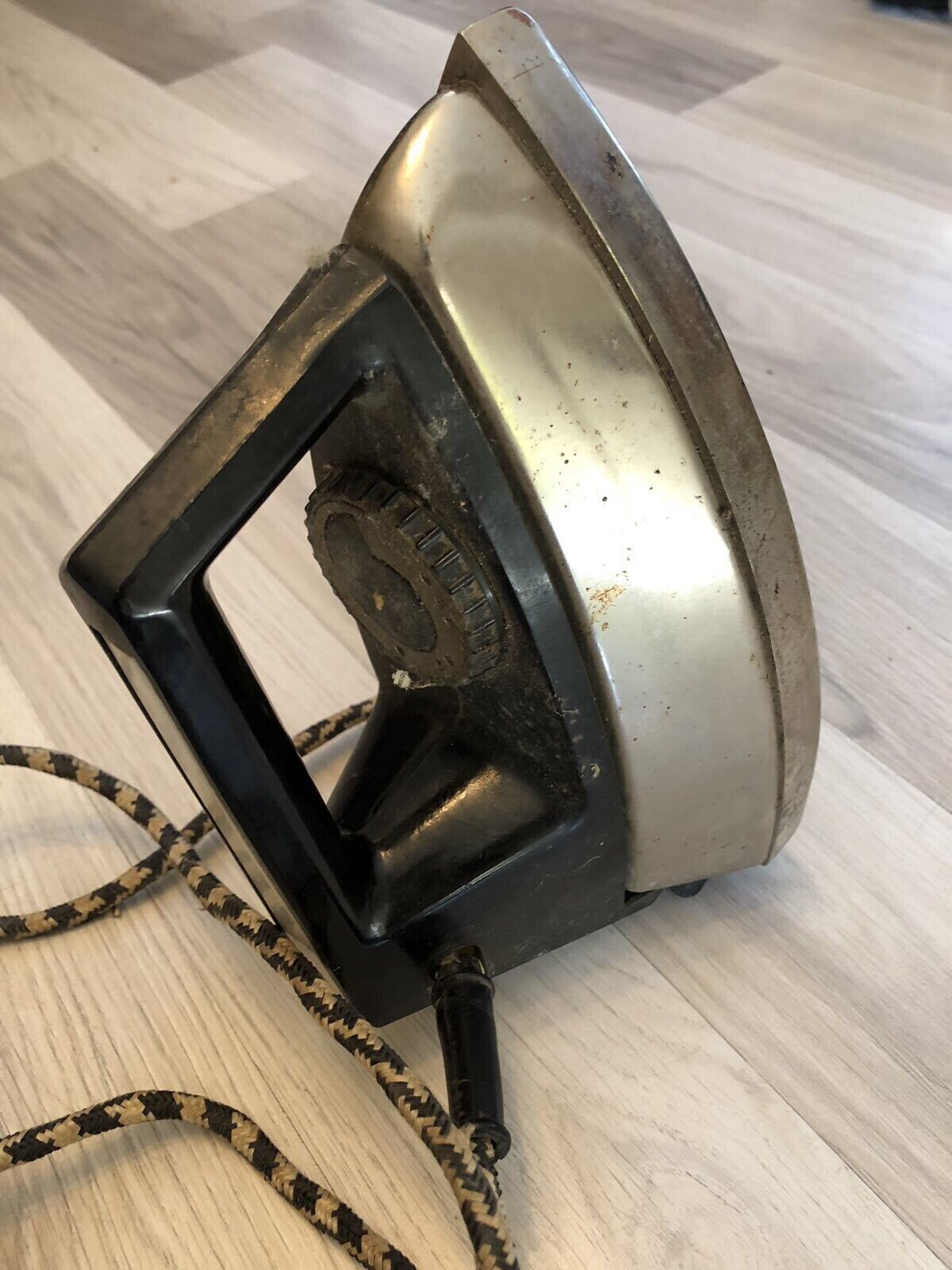 SOVIET ELECTRICAL IRON weight 2.5 kg USSR Smoothing-iron